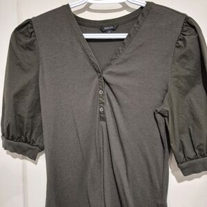 RW&CO. Dark Gray Puff Sleeve V-Neck Top